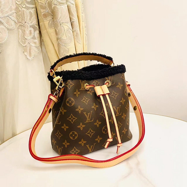 ルイヴィトンバッグ内部構造